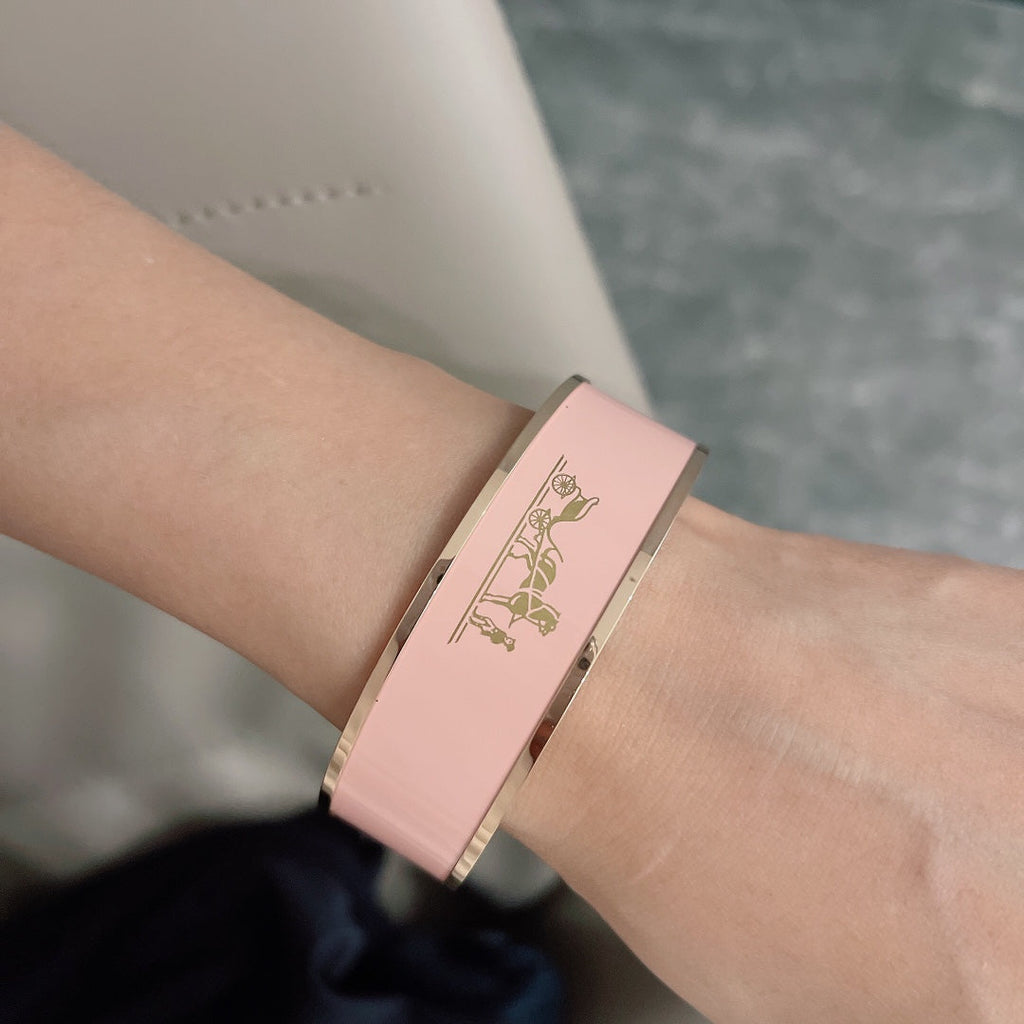 18K Enamel Cal¨¨che Wide Bangle Hermes Bracelet