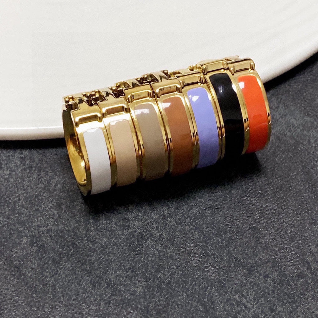 18K Vintage Clic Hermes Ring